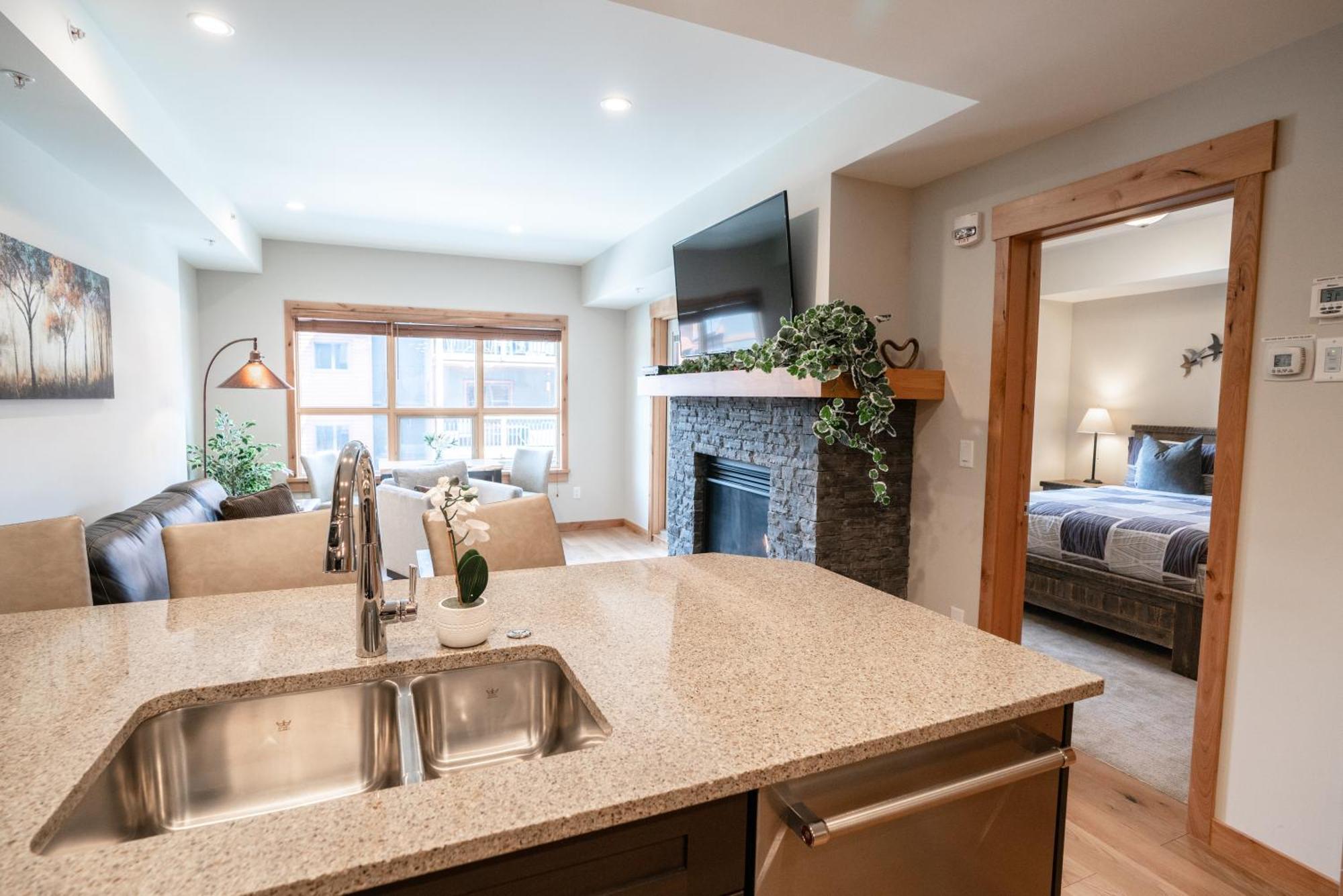 Spring Creek Luxury King One Bedroom At White Spruce Lodge Кенмор Екстер'єр фото