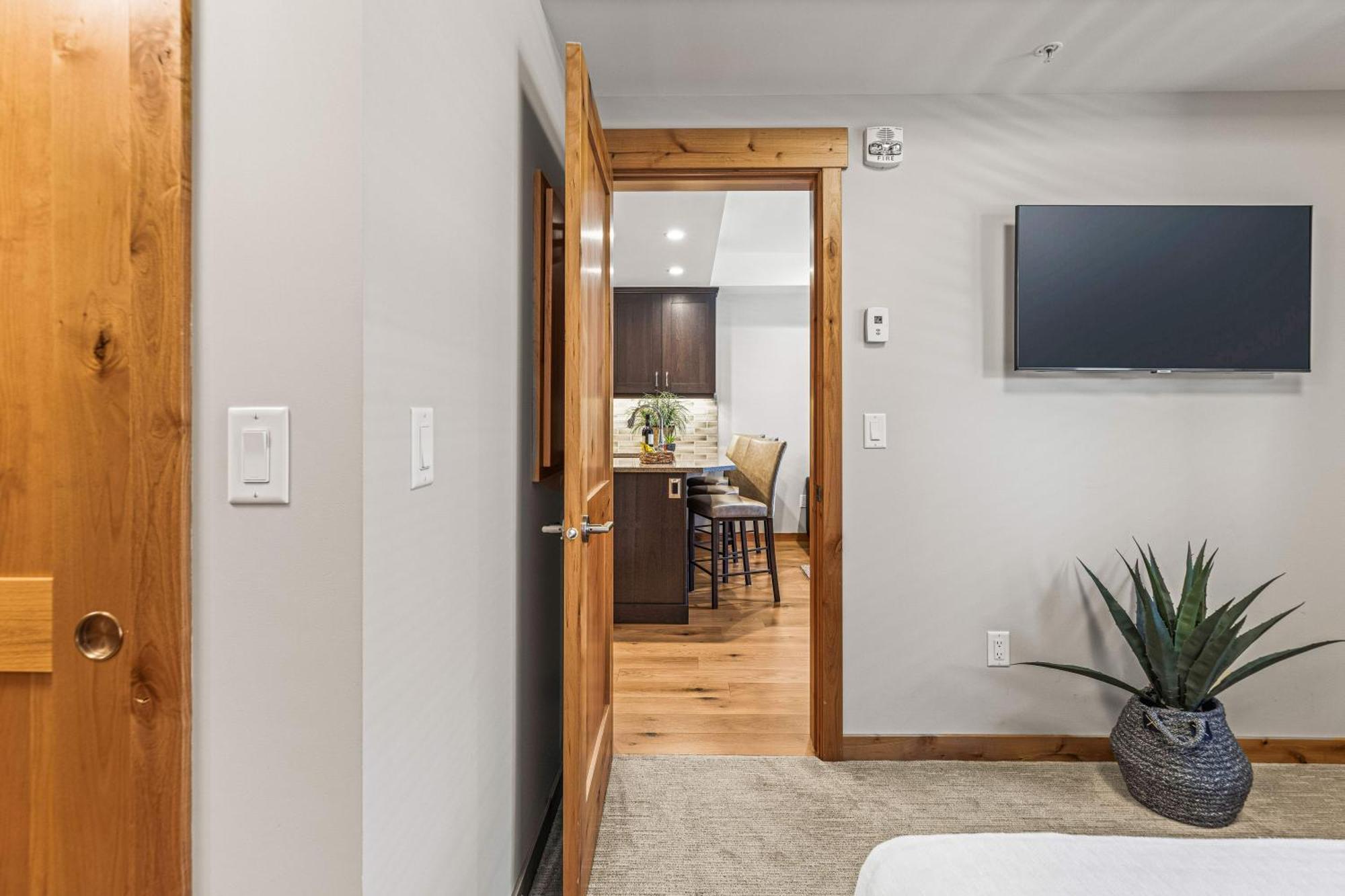 Spring Creek Luxury King One Bedroom At White Spruce Lodge Кенмор Екстер'єр фото
