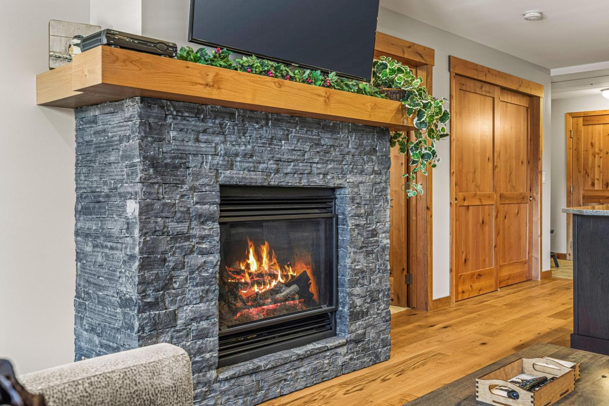 Spring Creek Luxury King One Bedroom At White Spruce Lodge Кенмор Екстер'єр фото
