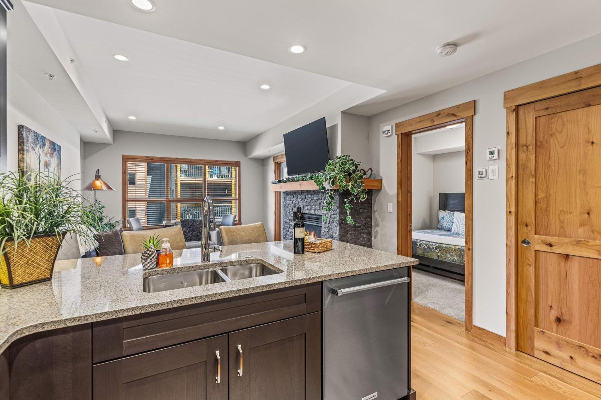 Spring Creek Luxury King One Bedroom At White Spruce Lodge Кенмор Екстер'єр фото